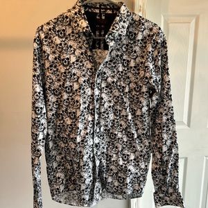 Eight X Skull and Hibiscus shirt.